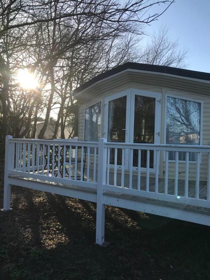 The Winchester Luxury Pet Friendly Caravan On Broadland Sands Holiday Park Between Lowestoft And Great Yarmouth Hotel Corton  Bagian luar foto