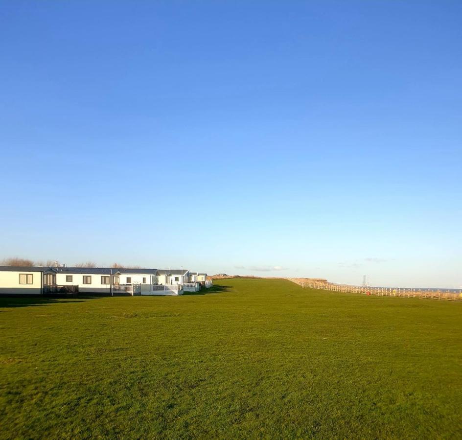 The Winchester Luxury Pet Friendly Caravan On Broadland Sands Holiday Park Between Lowestoft And Great Yarmouth Hotel Corton  Bagian luar foto