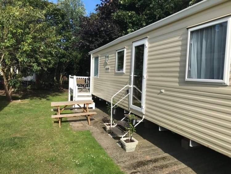 The Winchester Luxury Pet Friendly Caravan On Broadland Sands Holiday Park Between Lowestoft And Great Yarmouth Hotel Corton  Bagian luar foto